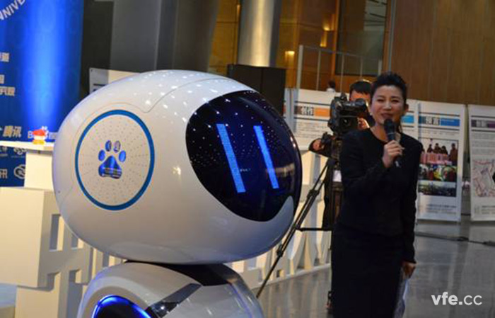 人工智能機(jī)器人 人工智能機(jī)器人