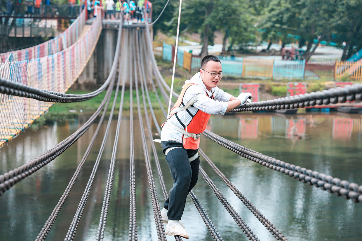 團(tuán)隊(duì)的力量 沖鋒沖鋒，沖向巔峰——沖鋒隊(duì)口號
